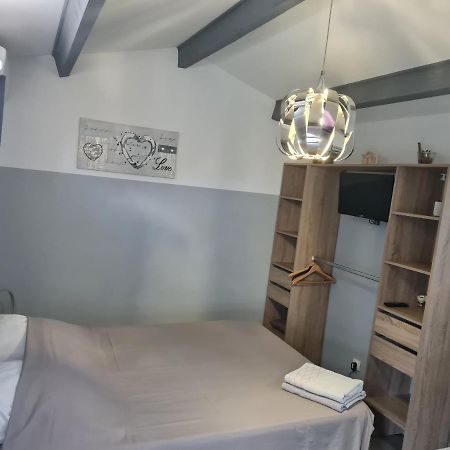 Chambre Cosy Avec Terrasse Appartement Arles Buitenkant foto
