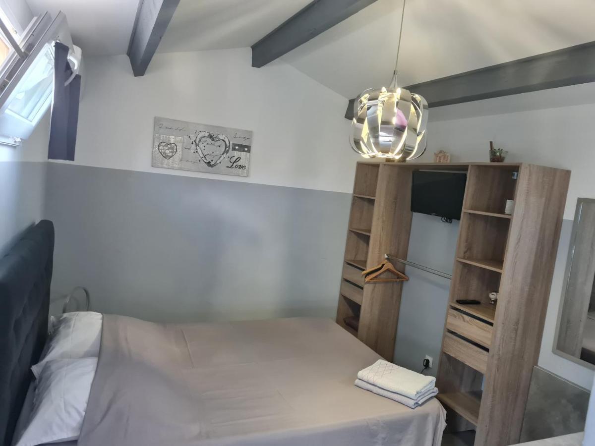 Chambre Cosy Avec Terrasse Appartement Arles Buitenkant foto
